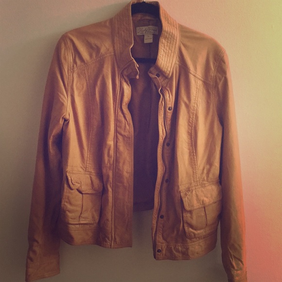 🍀Tan Leather Jacket🍀 - Picture 2 of 6